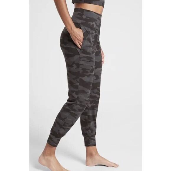 Athleta Salutation Camo Jogger Women's Size Medium Activewear Leggings - Picture 1 of 5